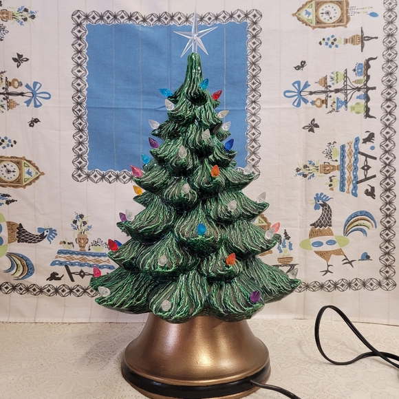 Ceramic Christmas Tree 🎄Vintage 80s